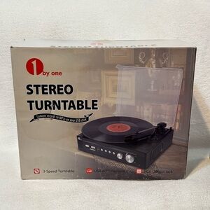 Black Stereo Turntable